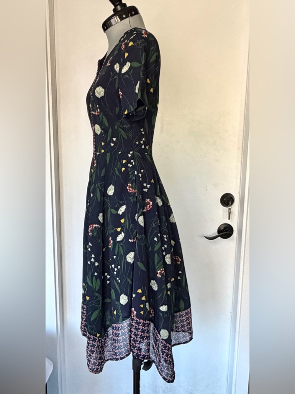 Liza Luxe Short Sleeve Floral Midi Dress, Handkerchief Hem, embroidery, XXS, EUC - Picture 3 of 10